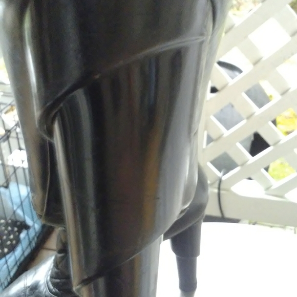 ***Authentic***Channel Quilted Gorgeous Booties - Picture 4 of 8